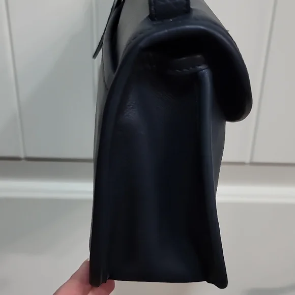 Vintage Coach Navy Leather Crossbody Bag - Picture 14 of 16